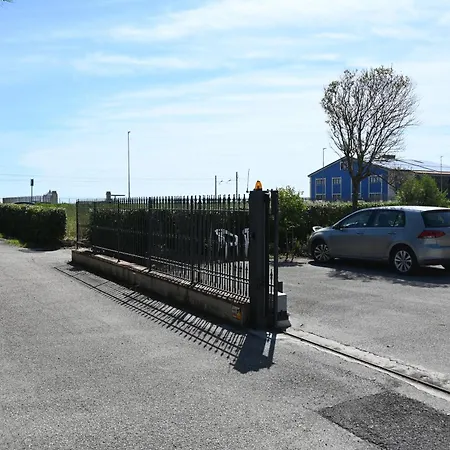 Pp06 - Porto Potenza, Trilocale Con Aria Condizionata Vicino Al Mare